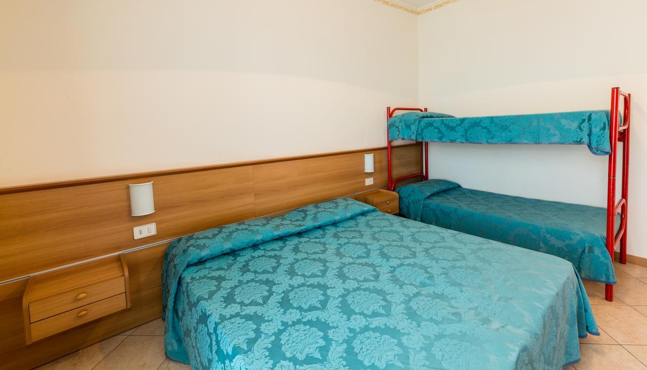 Residence California Лидо ди Йезоло Екстериор снимка